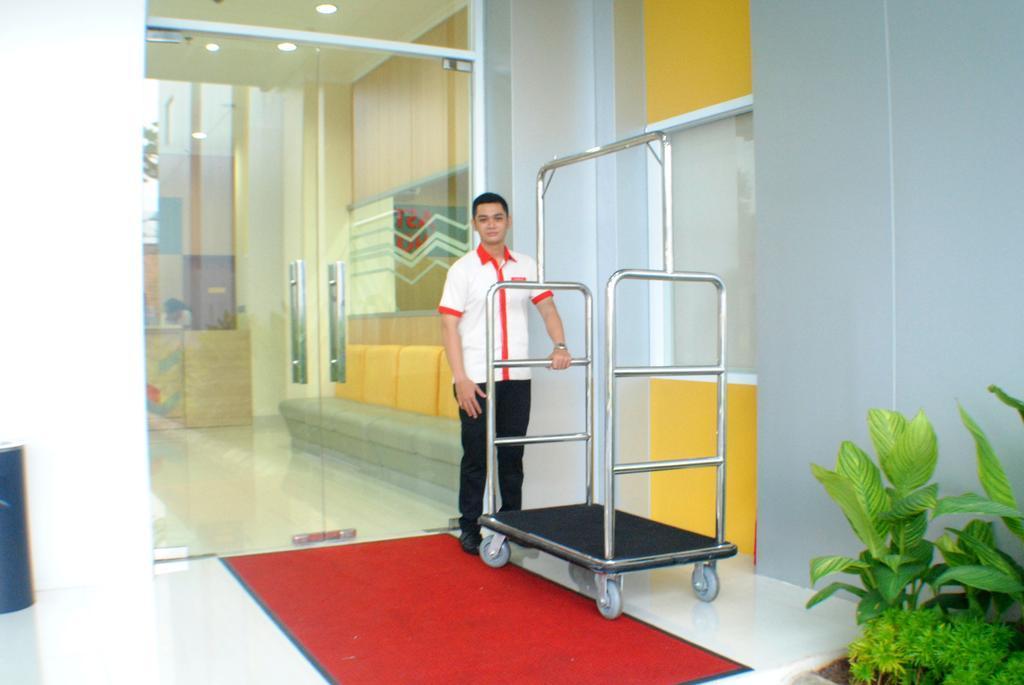Astera Hotel Bintaro Serpong Zewnętrze zdjęcie